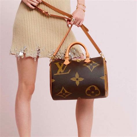 monogram giant louis vuitton|louis vuitton monogram print.